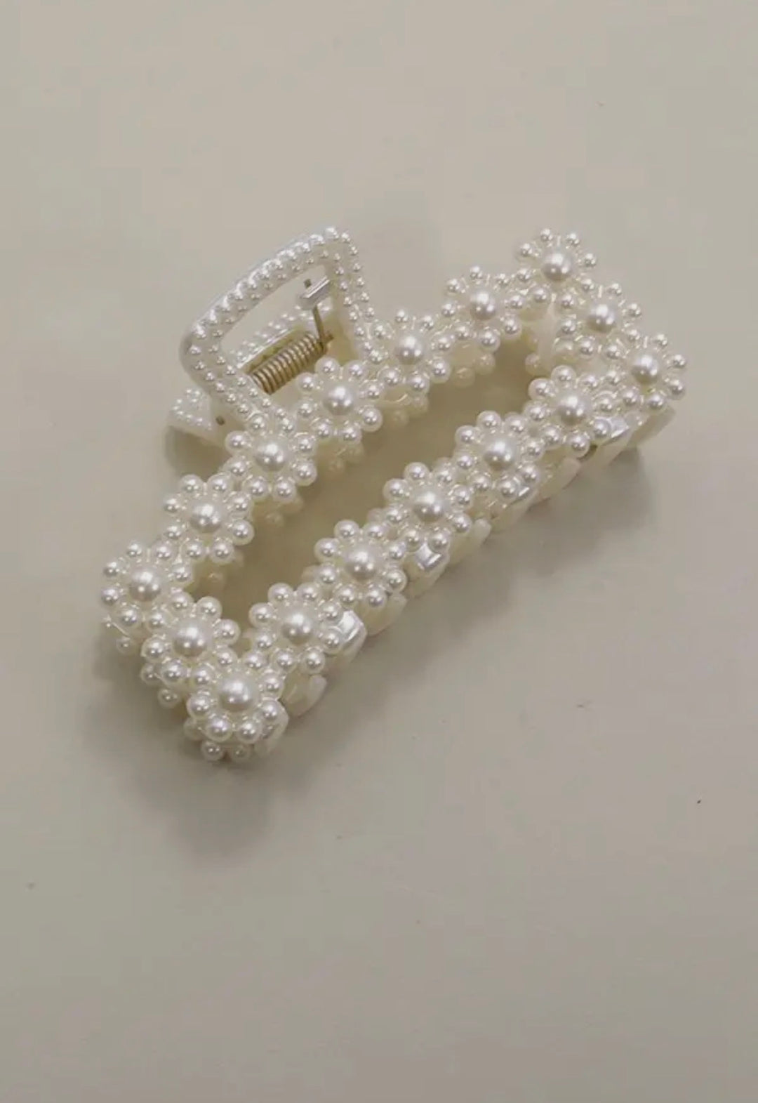 Pearl Claw Clip